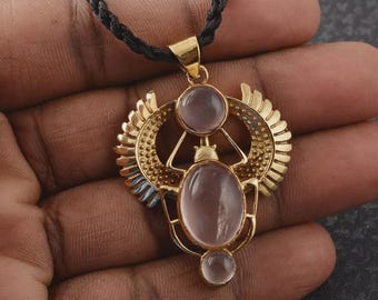 Ägyptische Skarabäus Halskette • Gold Geflügelter Skarabäus Anhänger mit Edelstein • Schutz Amulett Schmuck • Altes Ägypten Halskette • Spirituelles Geschenk