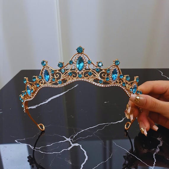 Sparkling Crystal Tiara | Baroque Crown for Weddings  display picture 3