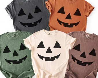 Comfort Colors® Retro Pumpkin Face Halloween Shirt – Spooky Season Fall Apparel