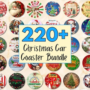 Op de afbeelding: Een verzameling kerstauto-onderzetters met diverse feestelijke ontwerpen. De onderzetters tonen afbeeldingen van de kerstman, kerstbomen, puppy's en vakantie zinnen. De afbeelding bevat de tekst "220+ Christmas Car Coaster Bundle".