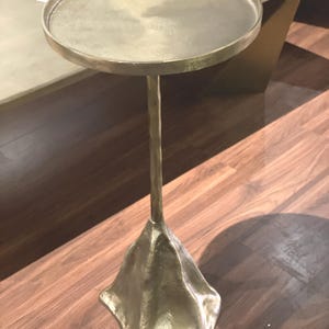 Handgemaakte antiek messing accenttafel | Luxe aluminium bijzettafel voor woonkamer en hal