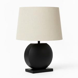 Bordlampa i aluminium, elegant svart finish, modern inredning
