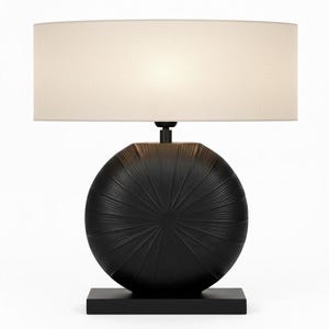 Bordlampa i hantverksaluminium, elegant svart finish, modern inredning