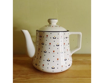 Country Borders 1983 Japan Ceramic Teapot