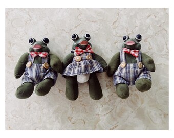 VTG Set of 3 Shelf Sitter Frog Figurines Plush and Ceramic Frog Trio
