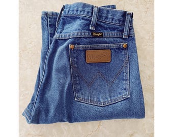 VTG 90s Wrangler sz 32x34 Straight Leg Med Wash Jeans USA