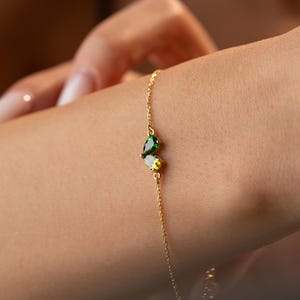 Benutzerdefinierte Herz Birthstone Armband, 2 Birthstones Armband, Abschlussgeschenk, personalisiertes Geschenk für ihr Paar Jahrestagsgeschenk, Geburtstagsgeschenk