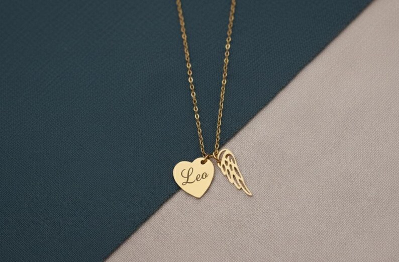 Collar con una carta del cielo, pequeñas alas de ángel, joya conmemorativa, regalo para la pérdida del esposo, colgante con un abrazo del cielo, collar minimalista con alas doradas. imagen 14