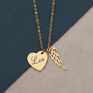 Collar con una carta del cielo, pequeñas alas de ángel, joya conmemorativa, regalo para la pérdida del esposo, colgante con un abrazo del cielo, collar minimalista con alas doradas. imagen 1