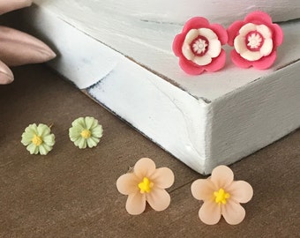 Daisy, Blossom or Lily Flower Earrings | Stud Back Earrings | Full Bloom Flower Studs