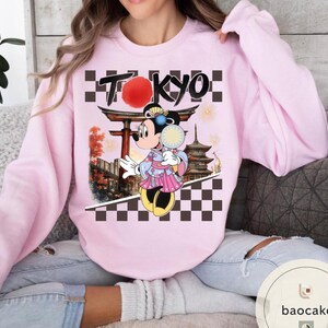 Camiseta de Mickey y sus amigos para el viaje a Disneyland Tokio 2026 con todos los personajes, camiseta personalizada para vacaciones familiares en Disney, camiseta estilo kimono de Mickey Japón imagen 11
