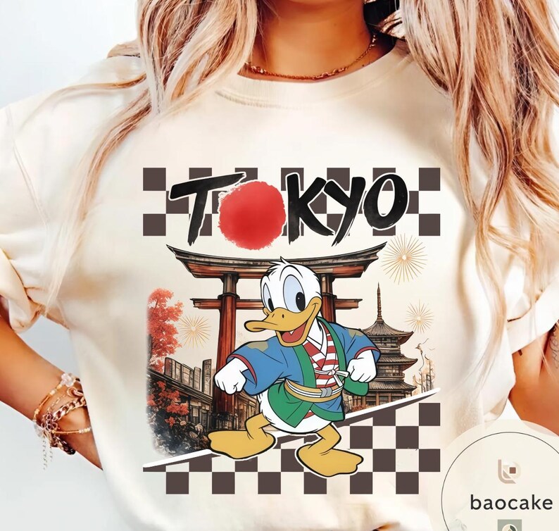 Camiseta de Mickey y sus amigos para el viaje a Disneyland Tokio 2026 con todos los personajes, camiseta personalizada para vacaciones familiares en Disney, camiseta estilo kimono de Mickey Japón imagen 7
