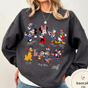 Mickey & Friends 4th Of July T-Shirt Sweatshirt, Disney Vacation Trip Tee, Patriotic Mickey Family Matching Trip 2026 Shirt Gift bild 9
