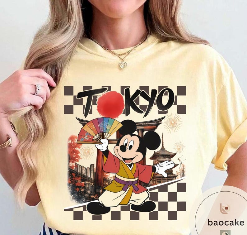 Camiseta de Mickey y sus amigos para el viaje a Disneyland Tokio 2026 con todos los personajes, camiseta personalizada para vacaciones familiares en Disney, camiseta estilo kimono de Mickey Japón imagen 10