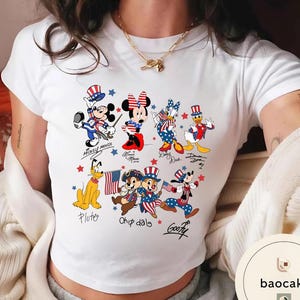 Mickey & Friends 4th Of July T-Shirt Sweatshirt, Disney Vacation Trip Tee, Patriotic Mickey Family Matching Trip 2026 Shirt Gift bild 3