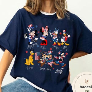 Mickey & Friends 4th Of July T-Shirt Sweatshirt, Disney Vacation Trip Tee, Patriotic Mickey Family Matching Trip 2026 Shirt Gift bild 12