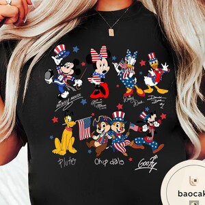 Mickey & Friends 4th Of July T-Shirt Sweatshirt, Disney Vacation Trip Tee, Patriotic Mickey Family Matching Trip 2026 Shirt Gift bild 16