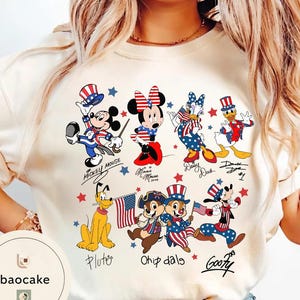 Mickey & Friends 4th Of July T-Shirt Sweatshirt, Disney Vacation Trip Tee, Patriotic Mickey Family Matching Trip 2026 Shirt Gift bild 5