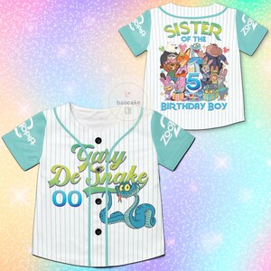 K&ouml;nnte beinhalten: Ein Set aus drei Keramikbechern mit gesprenkelter, matter Oberfl&auml;che. Jeder Becher hat eine andere Farbe: hellblau, cremefarben und grau. Die Becher haben ein schlichtes, modernes Design, f&uuml;r Kaffee oder Tee.