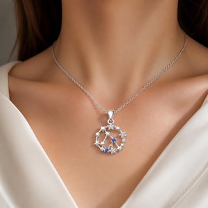 Himmlische Anfang Charme Halskette, versteckte Konstellation Schmuck, Saphir Sternhaufen Anhänger, personalisierte Mutterschaft Andenken Geschenk