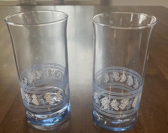 Libbey Blue and White Flower Lined Vintage Drinking Glasses 2 - 5.5"