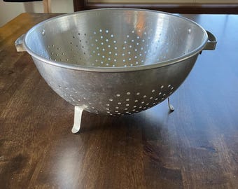Aluminum Heart Pattern 3-Footed 2-Handled Vintage Colander