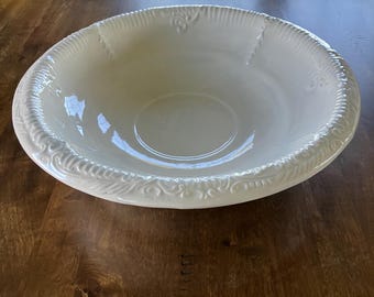 Ceramic Off-White Embossed Vintage Wash Basin 16"