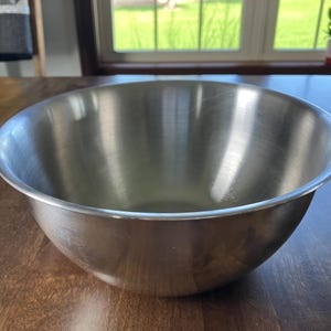 Vintage Stainless Bowls - Etsy