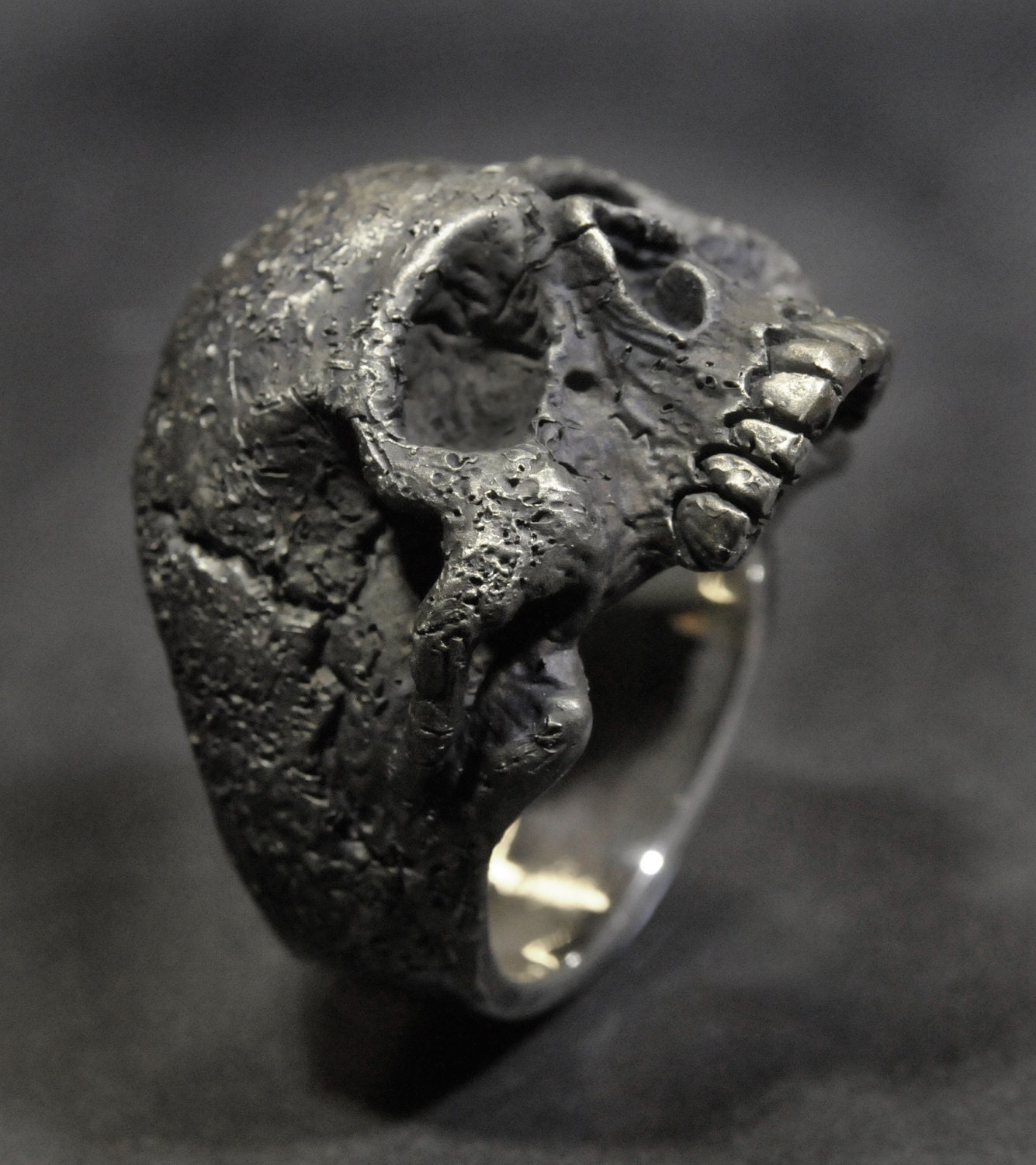Vintage Pattern Sterling Silver Skull Ring – GTHIC