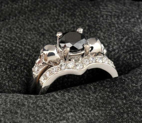 bague or blanc tete de mort bague or blanc tete de mort