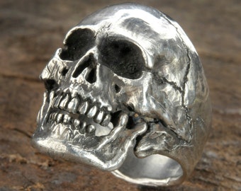 Small - Medium Size Skull Ring, Skull Ring, Silver skull ring,
