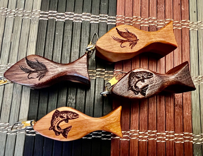Soporte magnético para caña de pescar con mosca / Regalo para pesca con mosca / Regalo para el Día del Padre / Regalo para pescadores / Cumpleaños / Protector de caña / Accesorio de pesca único imagen 1