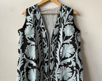 Boho-Weste mit Blumenmuster von Suzani | Ethno-Jacke im Boho-Stil | Baumwollweste | Boho-Geschenk für Sie | Schicke Baumwollweste