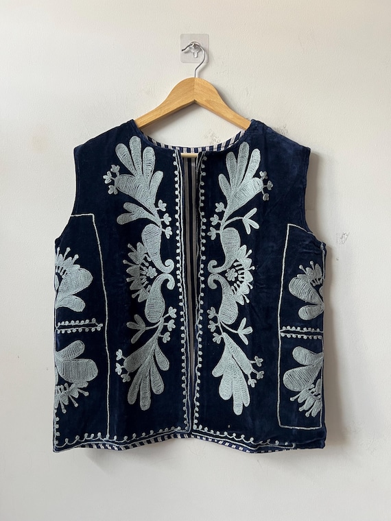 Handcraft  Velvet Suzani Vest | Hand Embroidered Sleeveless Boho Jacket | Floral Velvet  Waistcoat | Gift For Her