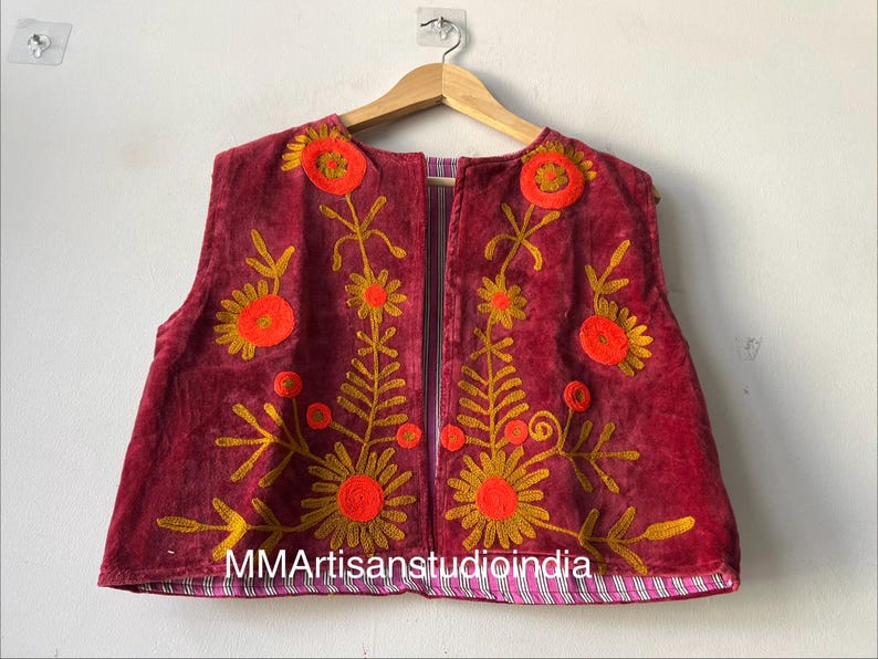 Chaleco/Chaleco corto indio bordado Suzani hecho a mano, Chaleco bohemio, Chaqueta tipo chaleco con bordado floral, Regalo para ella imagen 2