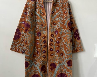 Chaqueta tipo bata larga de terciopelo Suzani / Abrigo bohemio bordado / Kimono largo de terciopelo textil uzbeko