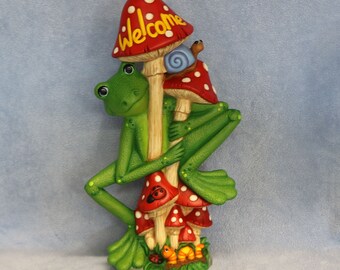 Welcome Frog Ceramic, Spring Frog Welcome Sign, Ceramic Frog and Mushroom Welcome Sign, Frog Decoration, Spring Decor, Ladybugs, Inch Worm