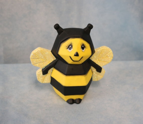 Comansi Statuetta Bumble Bee 9 Cm - Super Hero Girls - DC Comics