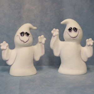 Hand Painted Ceramic Ghost Set: Spooky Halloween Decor