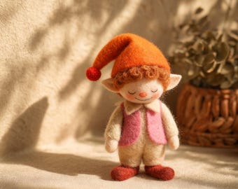 Felt Christmas Elf Doll • Handmade Wool Holiday Figurine • Cozy Nordic Winter Decoration • Collectible Felt Elf • Gift for Christmas