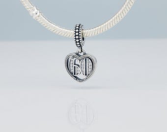 Charm colgante de plata de ley 925 con motivo del 60.º aniversario de Pandora