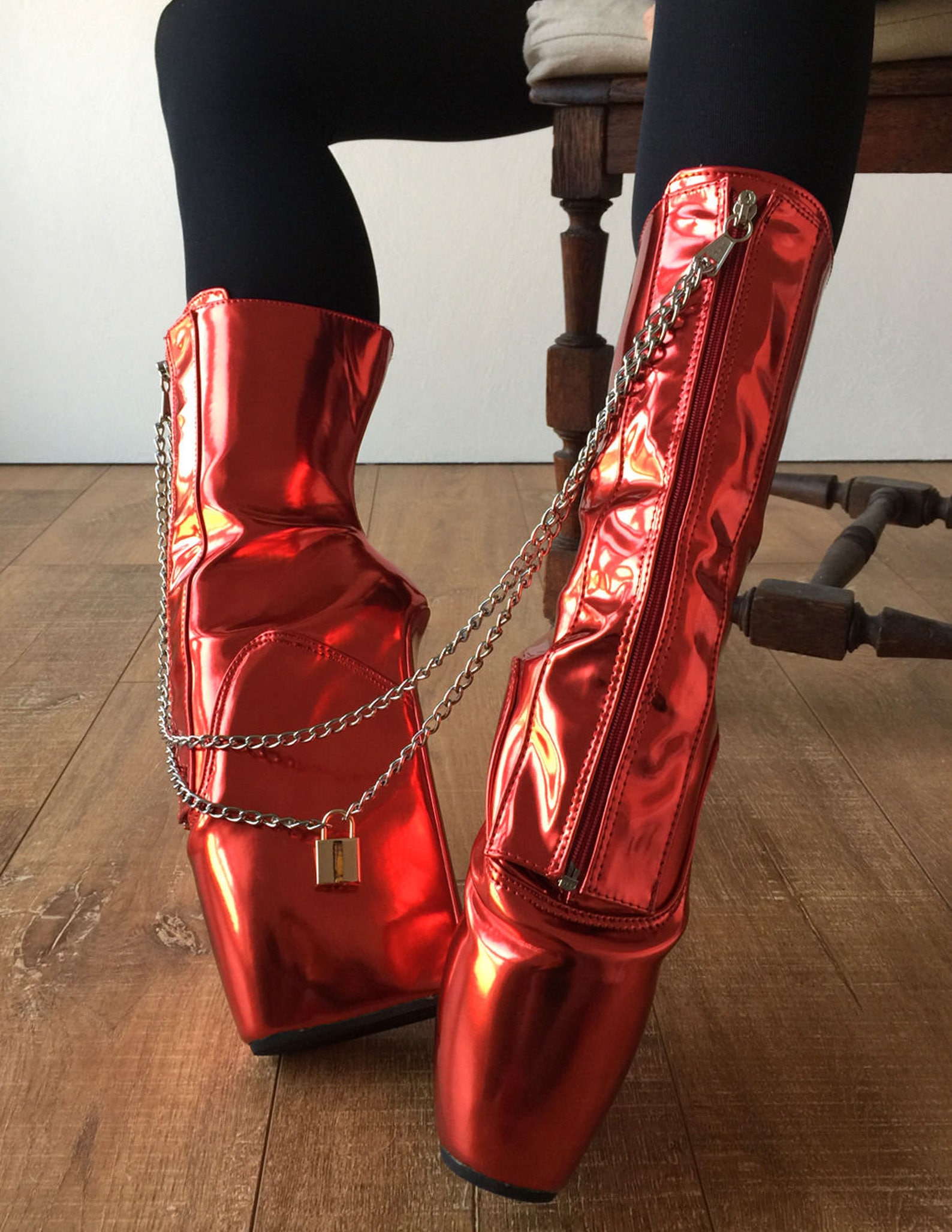 rtbu keeplock chained fetters lockable zip ballet wedge fetish hoof metallic red
