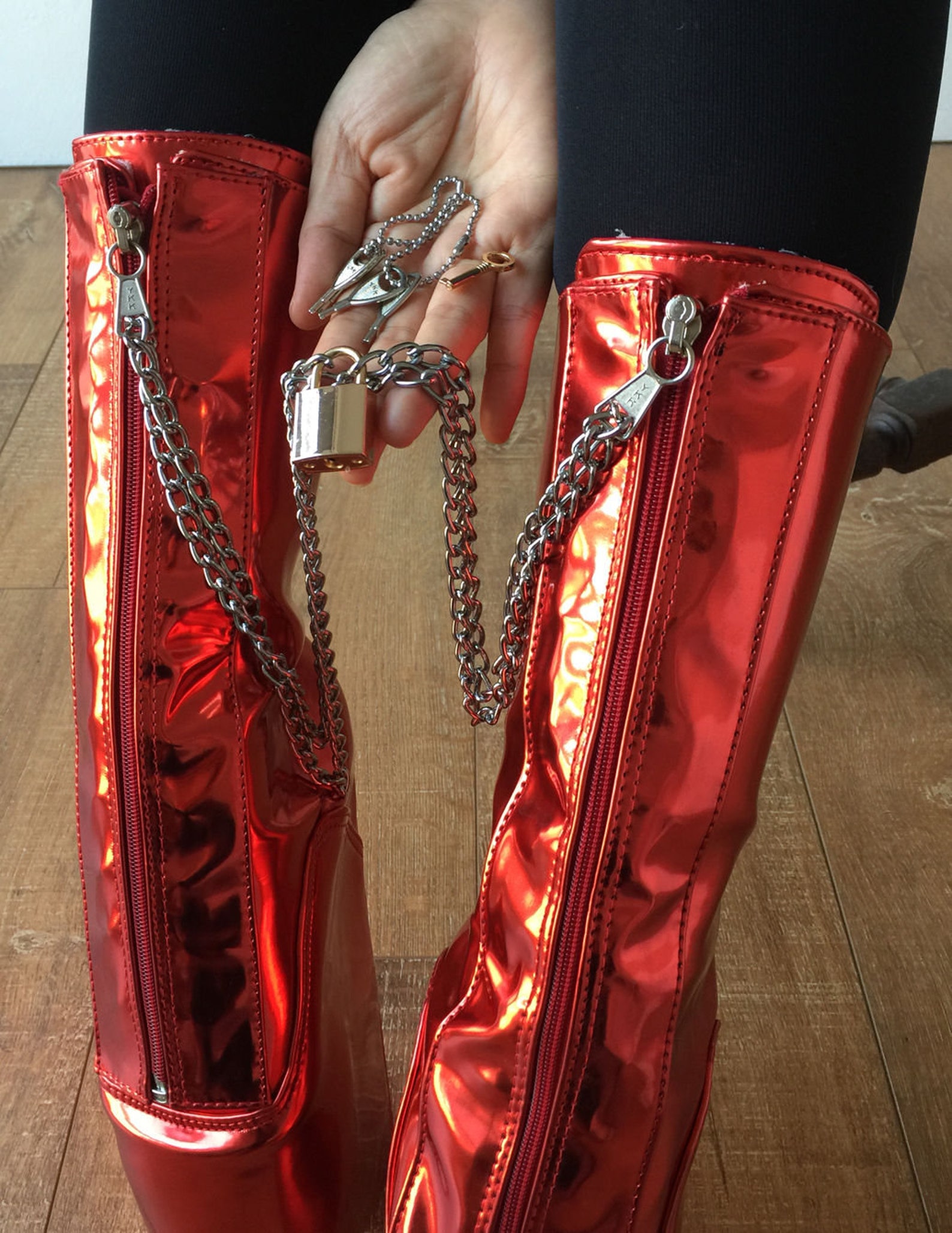 rtbu keeplock chained fetters lockable zip ballet wedge fetish hoof metallic red