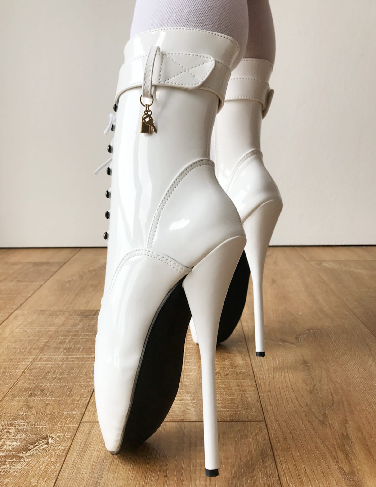 rtbu ballet stiletto hi heel pointe charm burlesque white patent