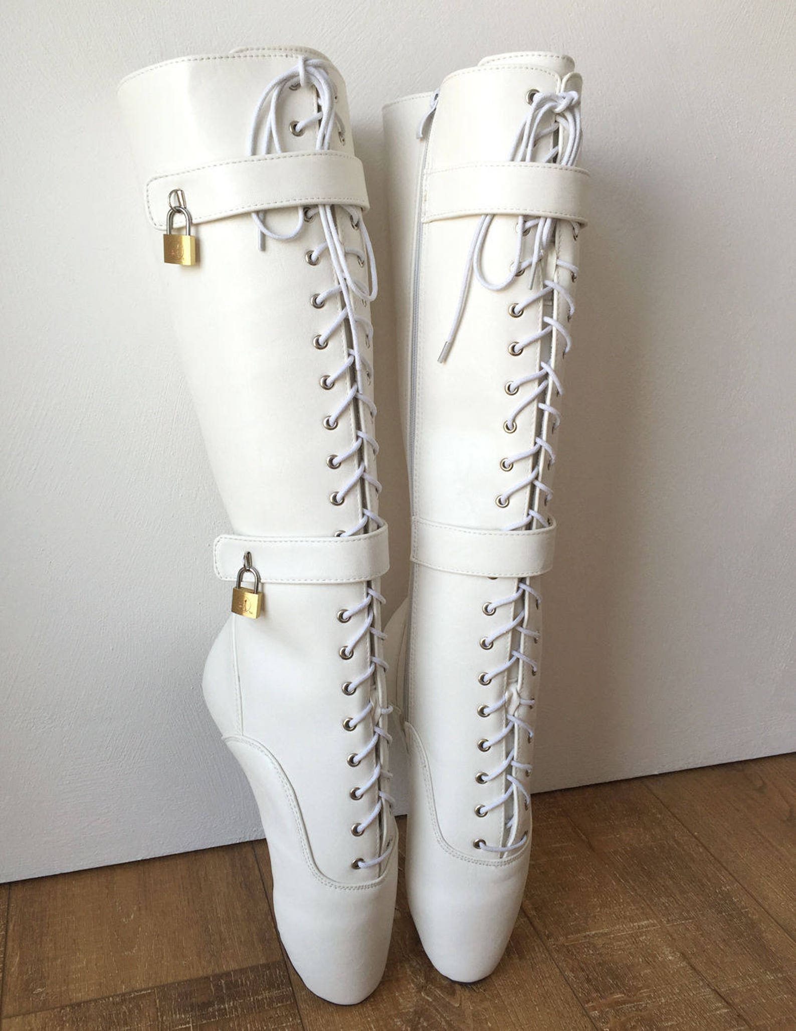 qua lockable heelless lace up knee ballet fetish boots 4 padlock white matte