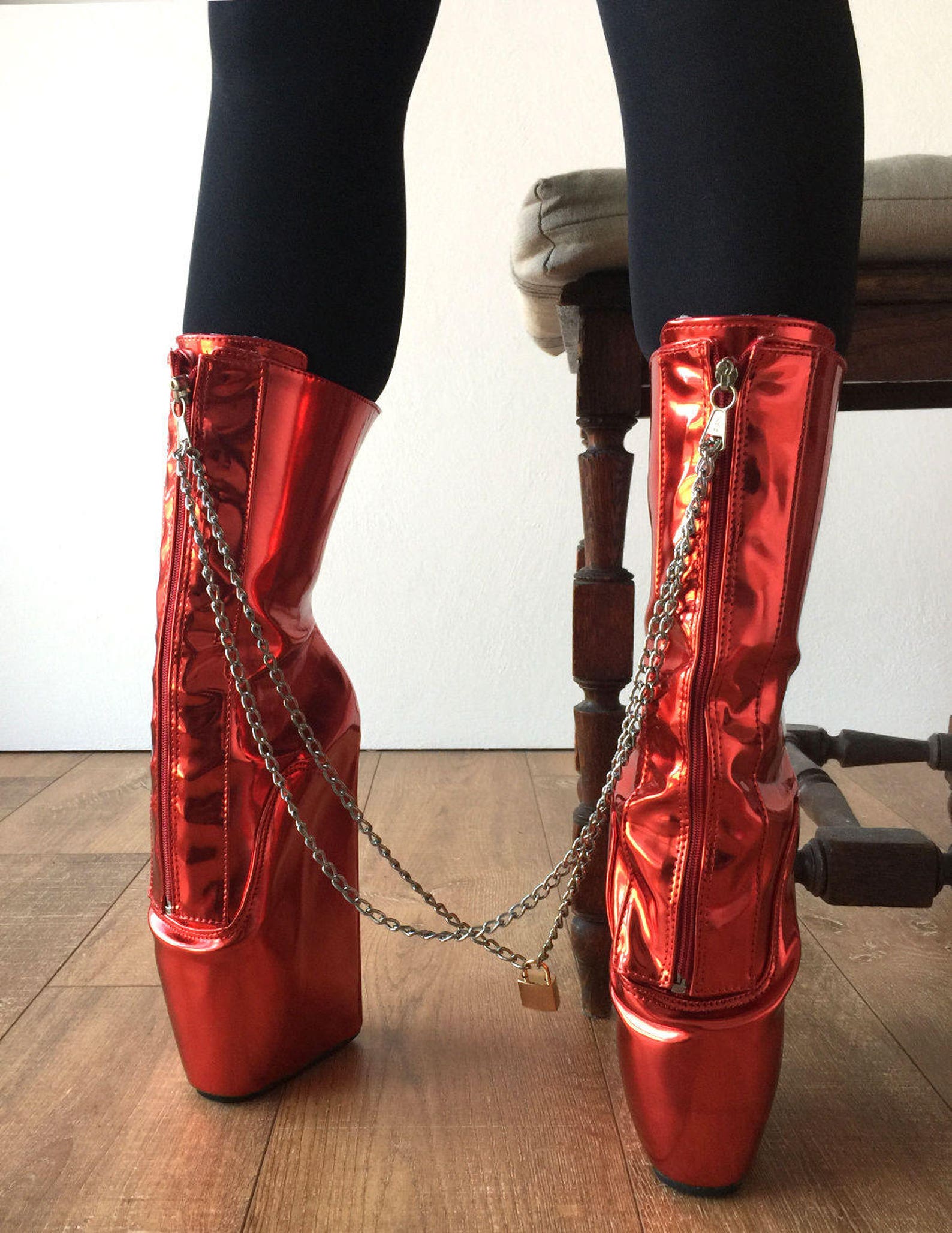 rtbu keeplock chained fetters lockable zip ballet wedge fetish hoof metallic red