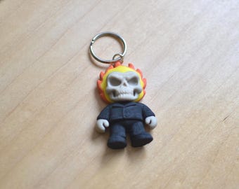 Chaveiro Caveira em Chamas – Chaveiro Flexível de Terror Gótico Impresso em 3D