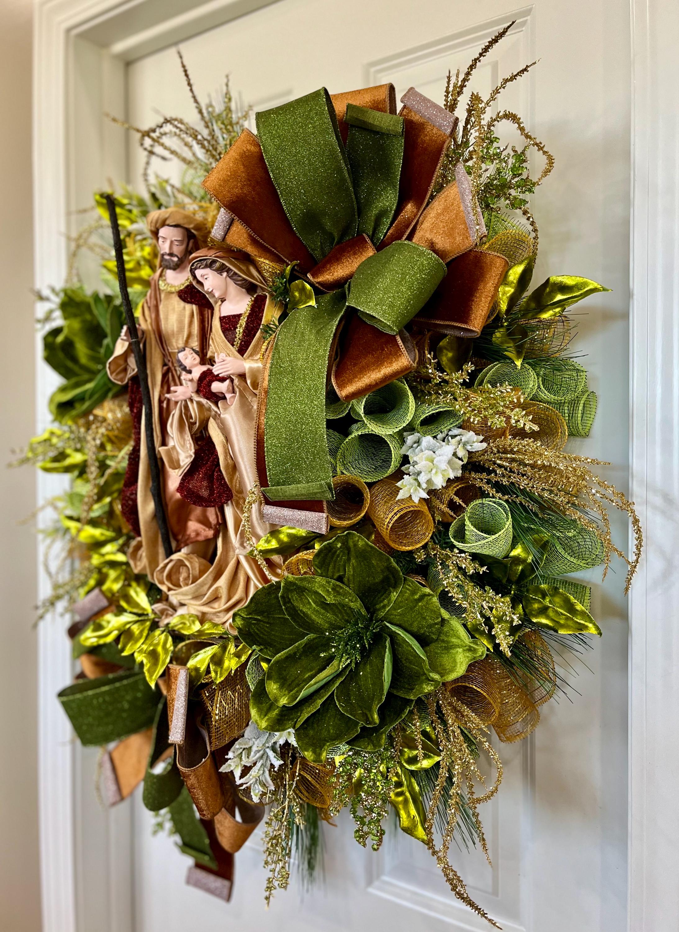 Holy Family Christmas Wreath | Nativity Scene, Green & Gold Decor