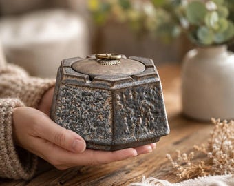 Ceramic Ashtray with Lid,Vintage Home Decor,Japanese Rustic Windproof Ash Tray,Elegant Retro Ornament,Smoker,Table Ornament,Retro Desk Decor