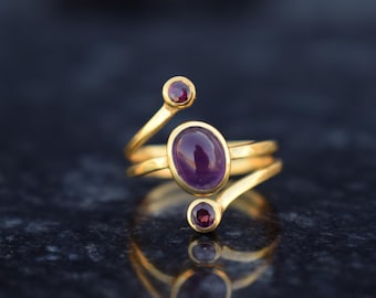 ヴィンテージスタイルのスターリングシルバーアメジストリング - ラウンドパープルアメジストカボション - ボヘミアンステートメントリング